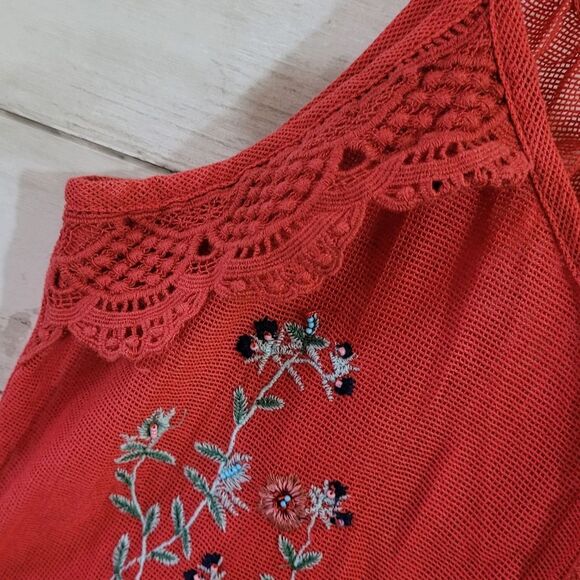 Forever 21 Sheer Embroidered Floral Cropped  Tank Top Adjustable Straps Sz Small - Picture 4 of 10